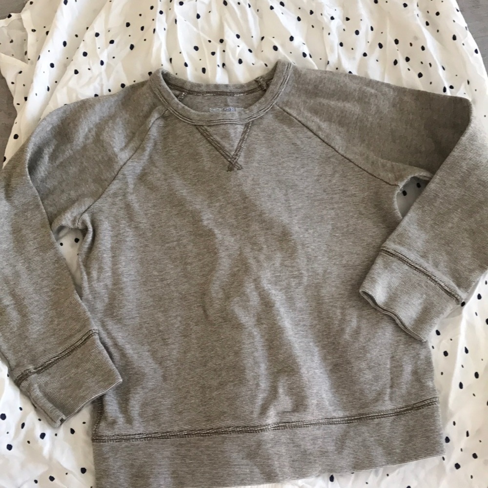 Gap sweater ! Neutral color